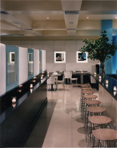 An inside view of the Cafeteria Mariah Carey 2